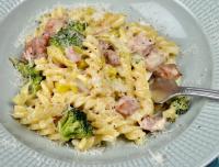 Pasta med kassler och broccoli